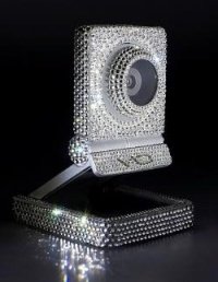 Swarovski Webcam Mehr als 1.350 Swarovski-Kristalle zieren diese Vicious and Devine Cam von Speed-Link