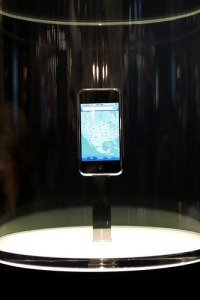 iPhone 4 by flickr, lecates