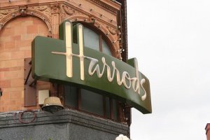 Luxuskaufhaus Harrods by flickr, mariosp