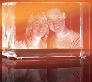 looxis 3d foto laser glas1 - Geschenkidee: 3D Laser Foto im Glasblock