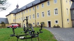 Kloster by flickr, froutes cc by flickr/ froutes