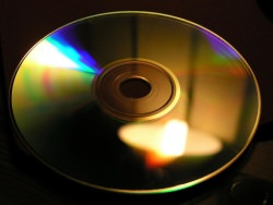 CD by wikimedia Luis Fernández Garcia - Umfrage: Die CD hat ausgedient