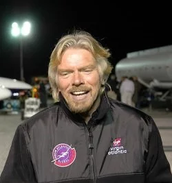 Richard Branson by wikimedia NASA - Makepeace Island: Luxusinsel von Richard Branson mieten