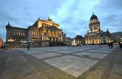Gendarmenmarkt Berlin by flickr, Jorge Lascar cc by flickr/ Jorge Lascar