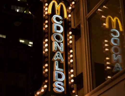 mc donalds mcdonalds berlin kurfuerstendamm luxus filliale 520x400 - Kurfürstendamm: McDonalds macht in Berlin einen auf Luxus