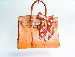 Hermès Birkin Bag by flickr, Liu Wen Cheng cc by flickr/ Liu Wen Cheng