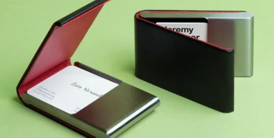 Luxuri&ouml;ses Visitenkarten-Etui aus geb&uuml;rstetem Stahl mit Leder f&uuml;r hochwertige Visitenkarten
