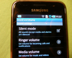Bild 2 300x244 - Aldi Süd bietet Android-Handy Samsung Galaxy W