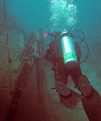 Schiffswrack by wikimedia, Claudio Thomas cc by wikimedia/ Claudio Thomas