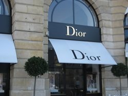 Dior by flickr/ StephenCarlile cc by flickr/ StephenCarlile