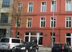 Roter Jäger Berlin cc by wikimedia/ Assenmacher cc by wikimedia/ Assenmacher