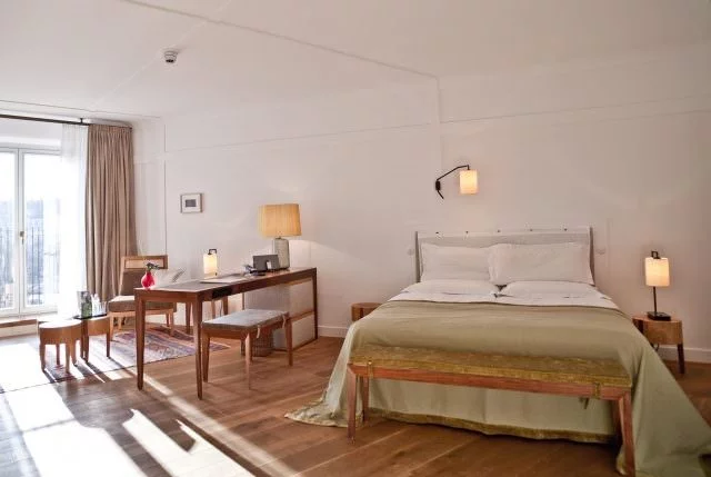 Hotel Louis Room 03 640x429 - Fashion & Shopping - Luxus-Umkleide im Hotelzimmer