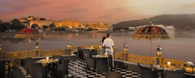 The Leela Palace Udaipur Hotel lake pichola 640x258 - Die 7 besten Luxushotels in Indien von 5 bis 7 Sterne