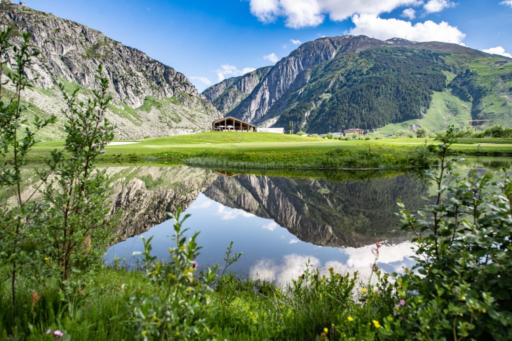 LUXURY DREAMS Golf Trophy Award