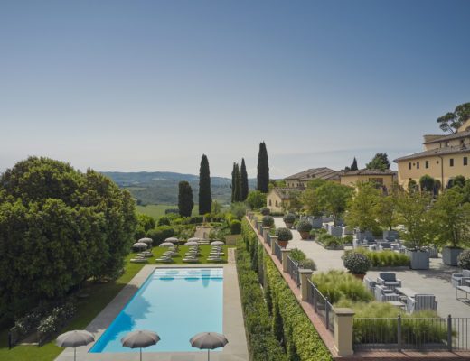 COMO Castello del Nero Toskana Pool Terrasse