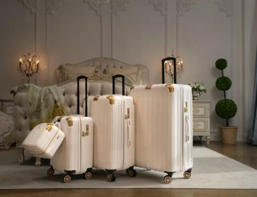 reise ausstattung koffer kofferset 520x400 - Unterwegs in der Welt: Diese Utensilien machen eine Reise perfekt