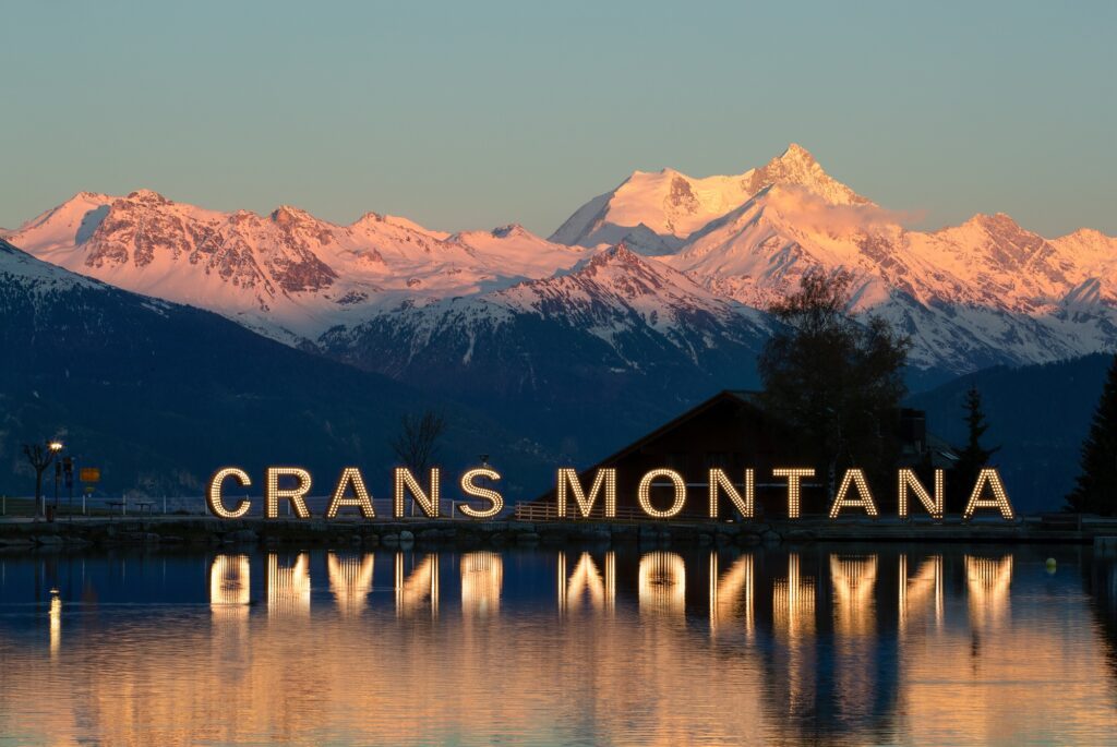 Crans Montana Leuchtschrift