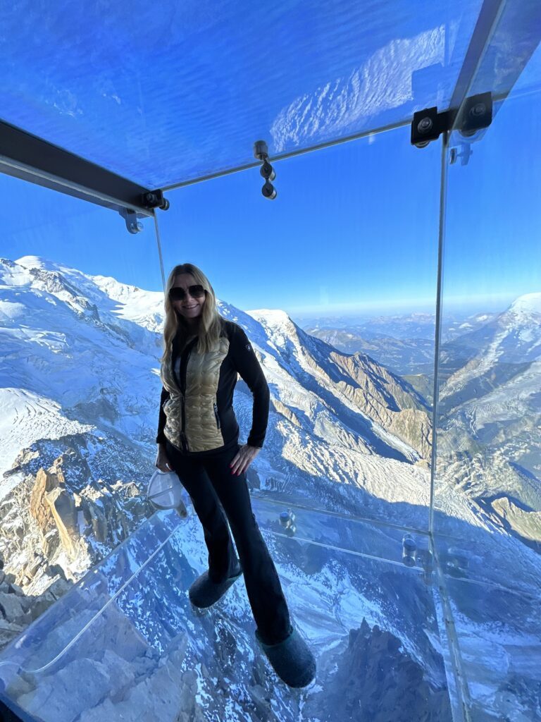 Aiguille du midi Mont Blanc Chamonix Glasbox "Pas dans le Vide"