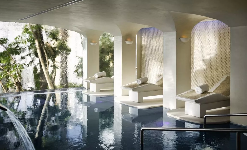 Six Senses Spa im Puente Romano Indoor Vitality Pool2 6270 ORIGINAL 1024x624 - Die 4 besten Spas in Europa