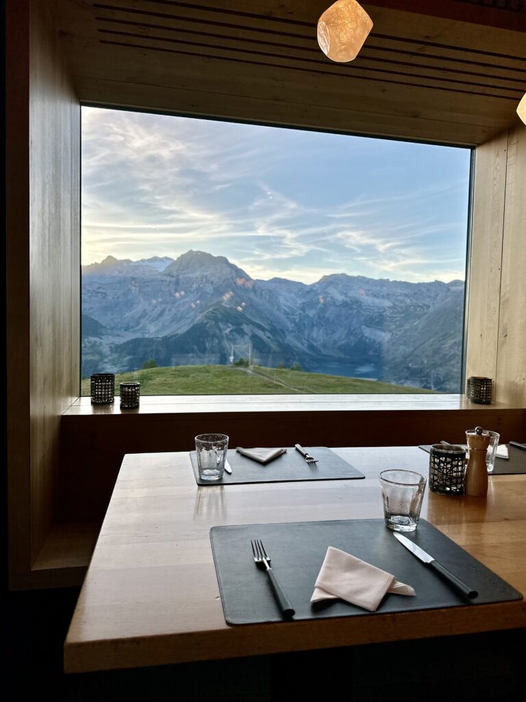 Fine Dining im Hotel Chetzeron Crans Montana in ehemaliger Liftstation