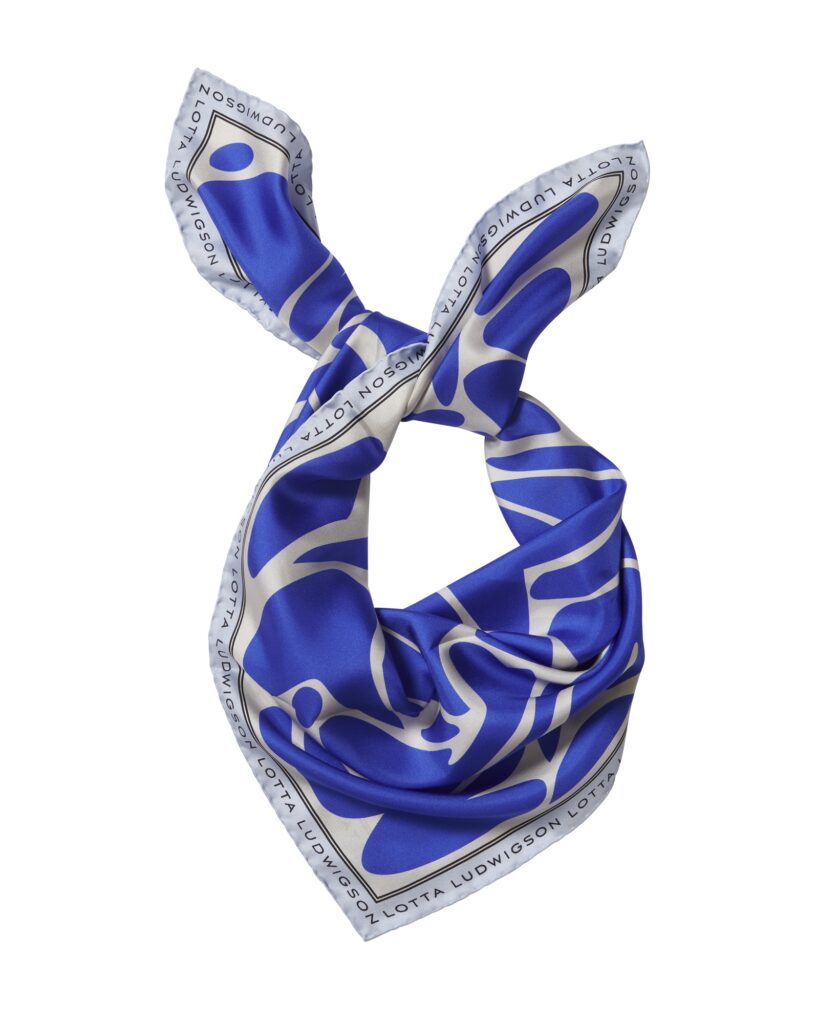 Lotta Ludwigsson Seidenschal blau