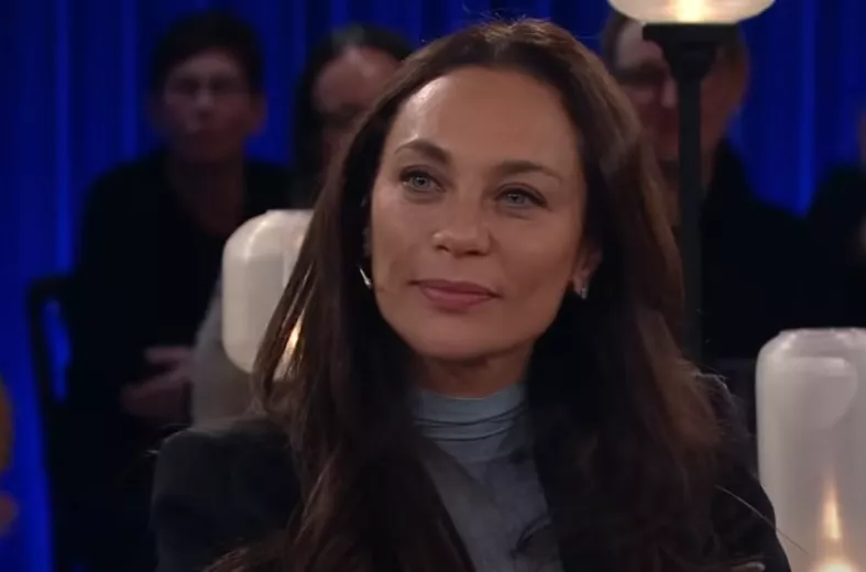 Model Lilly Becker im Kölner Treff bei einem WDR-Interview am 11. März 2025, spricht über ihre Erfahrungen im Dschungelcamp und die Rolle von Trash-TV.