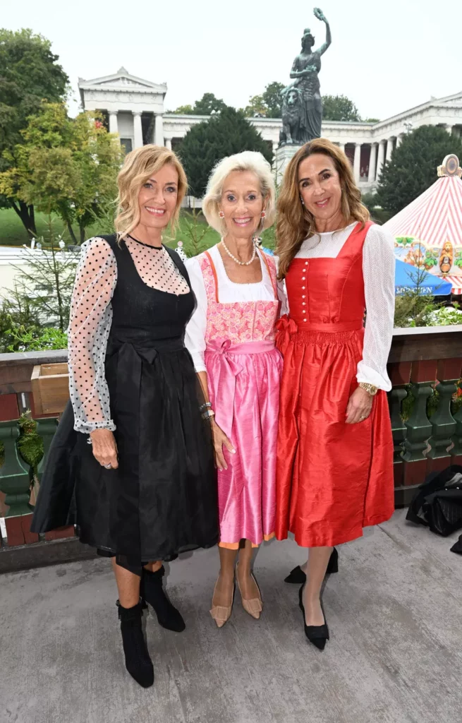 7. CeU-Ladies Wiesn Lunch 2025 in der Käfer-Wiesn-Schänke. 140 Unternehmerinnen aus Deutschland und Europa beim Networking im Dirndl.