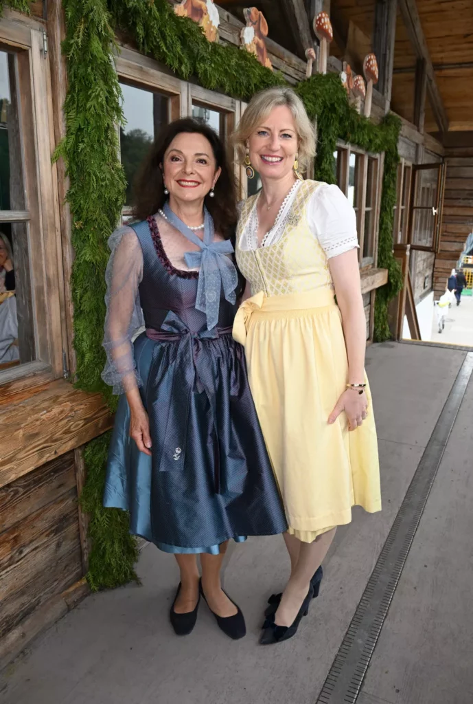 7. CeU-Ladies Wiesn Lunch 2025 in der Käfer-Wiesn-Schänke. 140 Unternehmerinnen aus Deutschland und Europa beim Networking im Dirndl.
