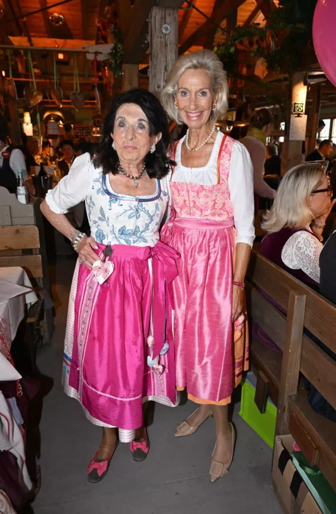 7. CeU-Ladies Wiesn Lunch 2025 in der Käfer-Wiesn-Schänke. 140 Unternehmerinnen aus Deutschland und Europa beim Networking im Dirndl.