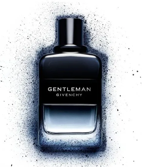 Givenchy Gentleman Intense Eau de Toilette – schwarz-blauer Herrenflakon 2025 vor gesprenkeltem Hintergrund
