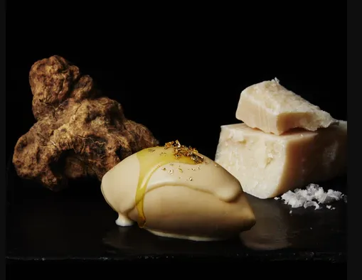Teuerstes Eis der Welt „Byakuya“ von Cellato mit weißem Trüffel, Parmigiano Reggiano und Blattgold