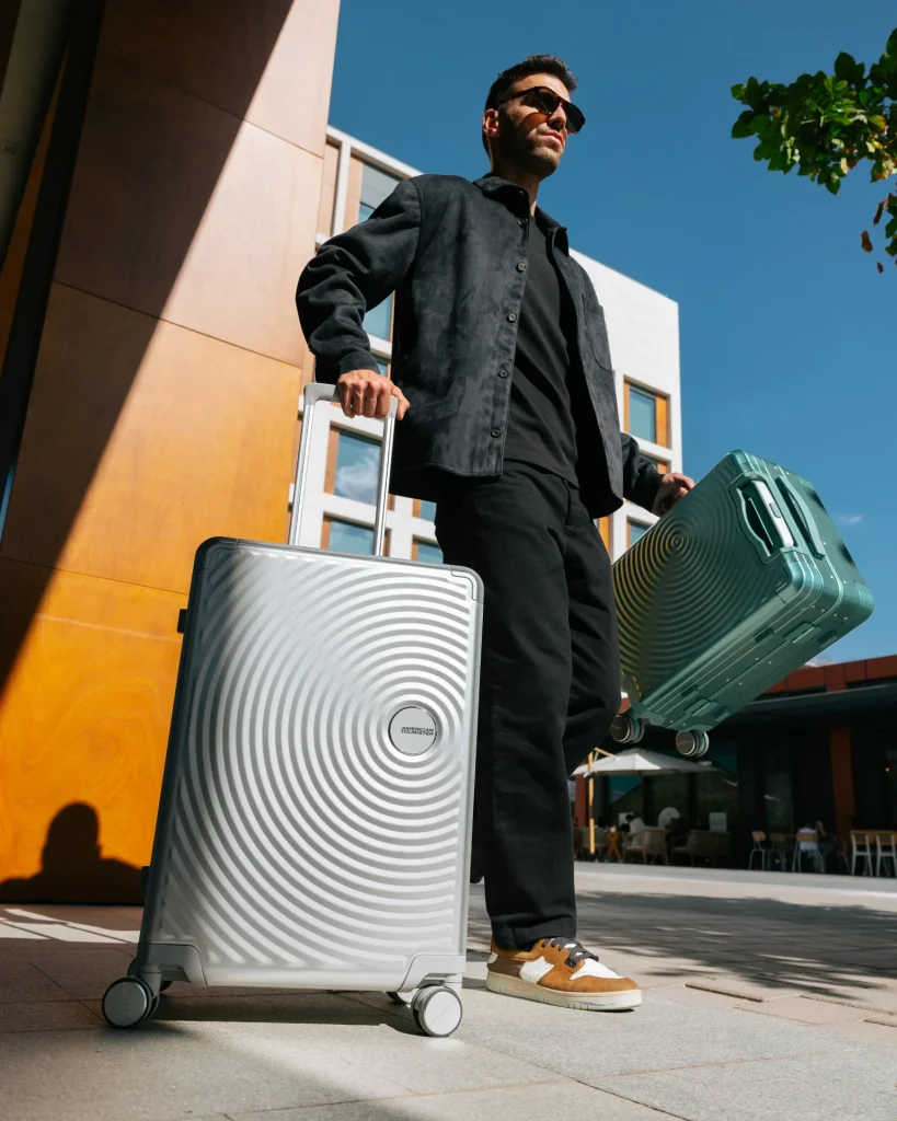 American Tourister Soundbox Alu Koffer in zwei Farben mit vier Rollen