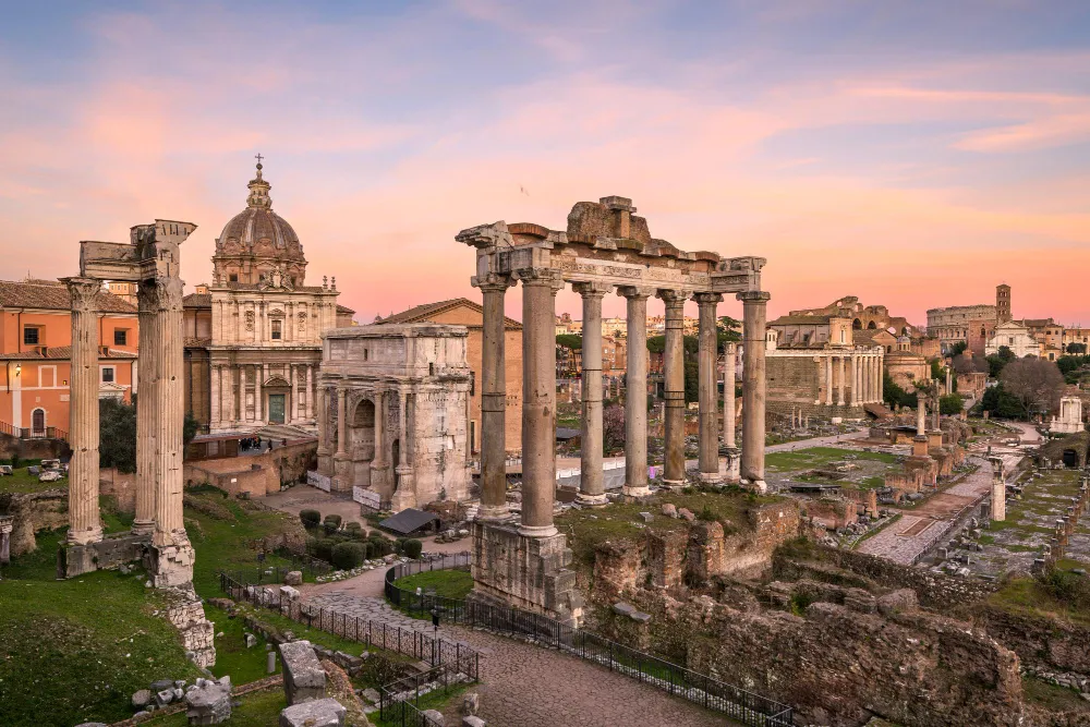 Forum Romanum Rom Sehenswürdigkeiten antike Ruinen historische Gebäude Italien