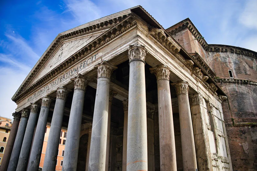 Pantheon Rom Sehenswürdigkeiten antiker Tempel Säulen Frontansicht