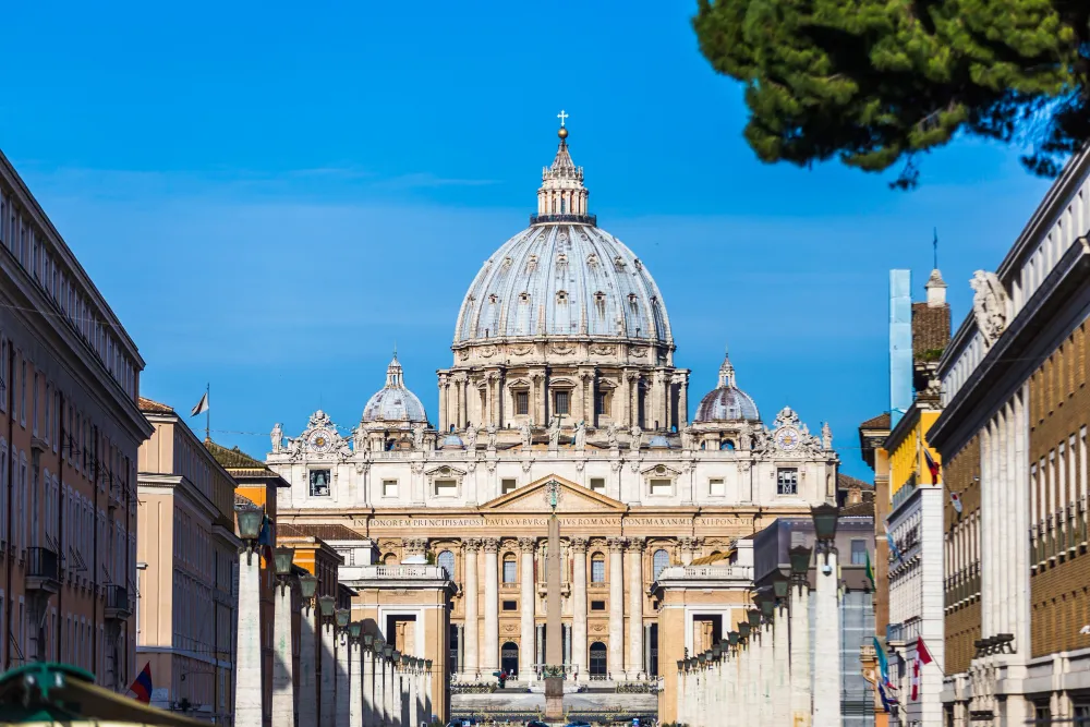Petersdom Vatikan Rom Sehenswürdigkeiten Basilika St Peter Kuppel Ansicht