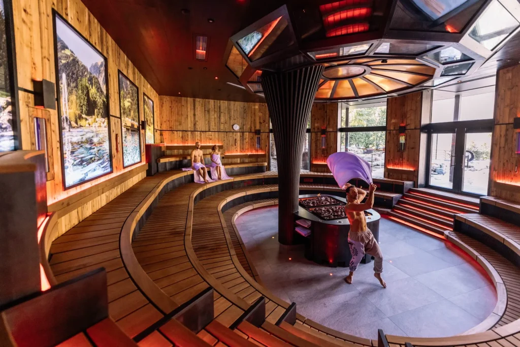 Sauna Dome der Andreus Resorts Südtirol mit Eventsauna und Aufgusskultur als besonderes Wellnesserlebnis