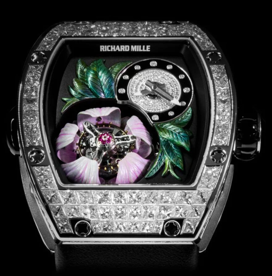 Richard Mille RM 19-02 Fleur mit diamantbesetztem Weißgoldgehäuse, handgefertigter Magnolienblüte und fliegendem Tourbillon.