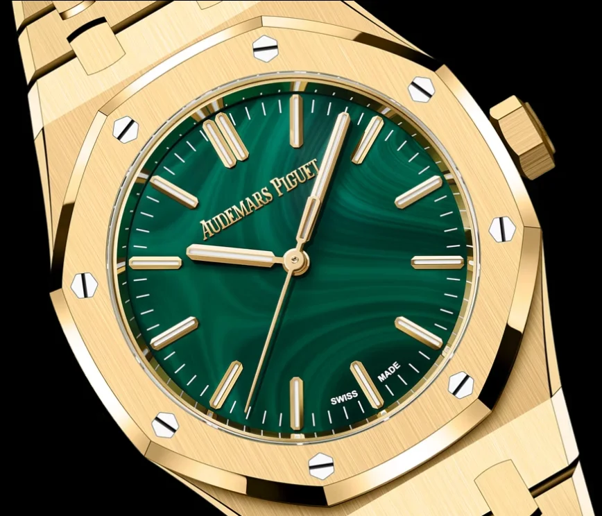 Audemars Piguet Royal Oak aus Gelbgold mit grünem Malachit-Zifferblatt